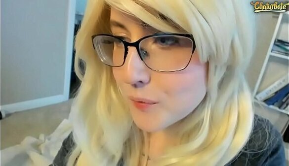 Clit Zoom Webcam Recording Sexy Blonde Amateur Happylilcamgirl