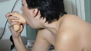 ESPECTACULAR Y UNICA GARGANTA PROFUNDA