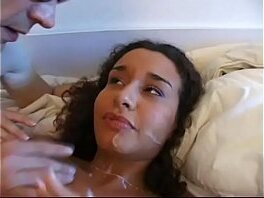 coroa comendo empregada