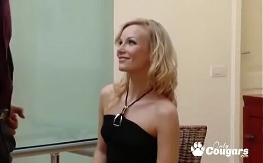 MILF Alisson Cant Wait Jump Hard Dick