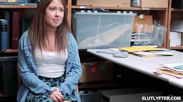 Sweet chick Jade Noir wants fuck large dick