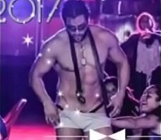 vedetto wolverine, show de stripper x men