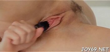 Sweetheart gets orgasm solo play