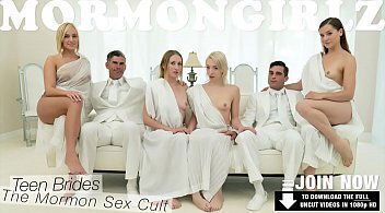 MormonGirlz- Extra small teen&rsquo_s lesbian foursome