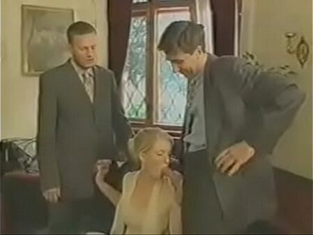 Rubia coje toma toda leche