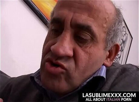 Giovanna scopa vecchio bavoso