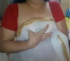 desi mallu aunty pressing nipple herself part