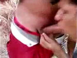 Suruba no mato com o dotado