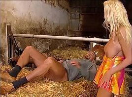 Schwiegertocher im Stall gefickt - German Porn Star