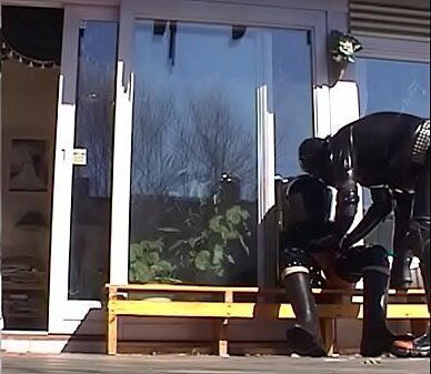 Roxina2003ListenToHornyRubber0700403XXL.WMV