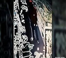 clappin wid no hands hot in ths biiich