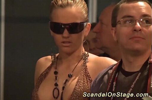 extreme squirt public stage