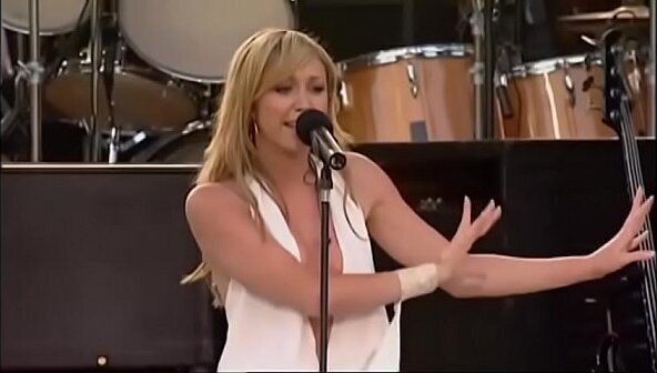 Atomic Kitten Dancing street Live Party Palace