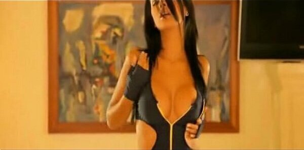 SEXIEST POLE DANCE EVER!!!