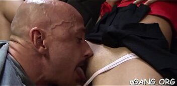 Hotties &amp_ men in group fun