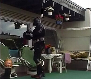 Roxina2003ShinyRubberOut190603.WMV