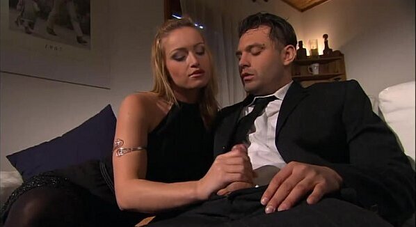 She'_s sexy when moves ass!