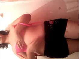 Maria Claudia Saavedra desnuda masturba para novio ba&ntilde_o