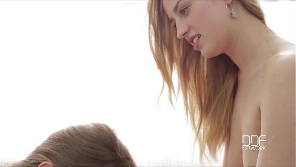 Russian Co-eds experiment with Super Threesome