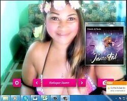 chica desnuda bailando