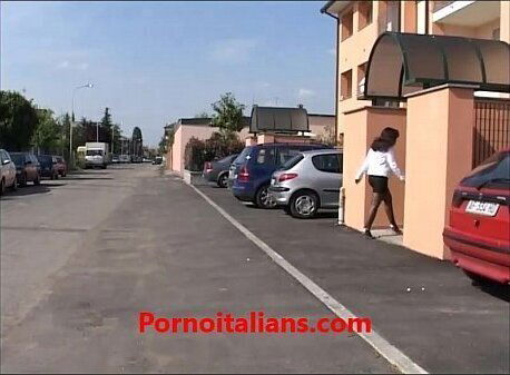 Casalinga italiana ninfomane scopata