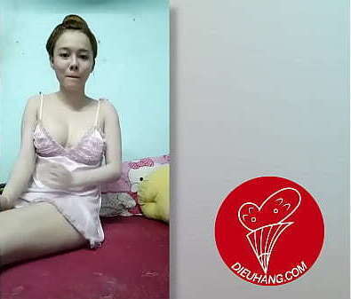 ho&agrave_ng s&ograve_ l&ocirc_ng livestream m&oacute_c bướm tung t&oacute_e