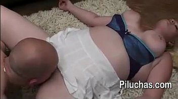 paola invita jefe casa para hacerle rico oral suben sueldo ultimo