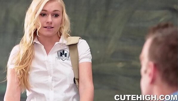 Sexy Jessie Young Pussy Eaten then Gives Blowjob Fucked