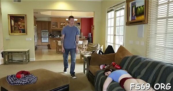 Girl sucks weenie stepfather