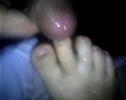 lechita en los pies de mi mujer dormida