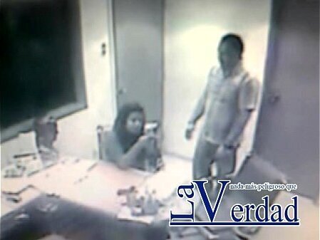 PERIODISTA VENEZOLANO CACHARON OFICINA