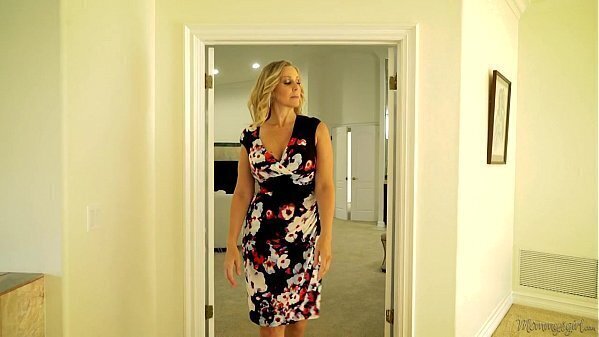 Stop Fucking Friends: Part Julia Ann, Molly