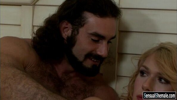 Sexy blonde Aspen Brooks gets juicy asshole banged