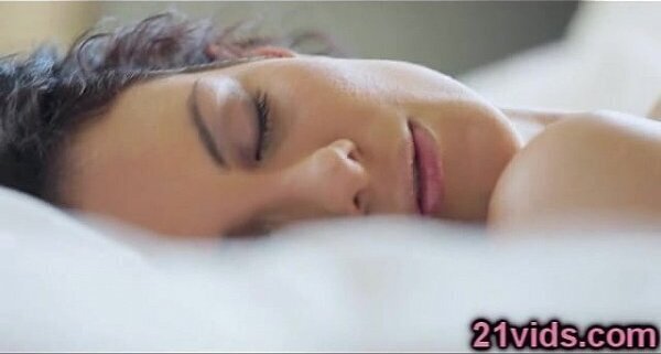 Sexy Leanna Sweet masturbation