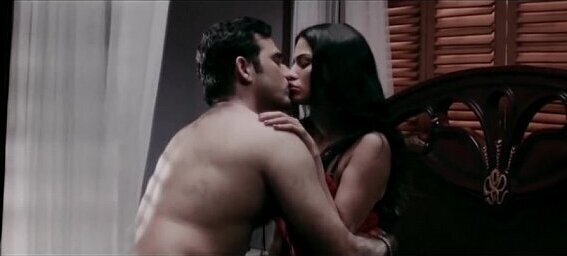 Veena Malik'_s Kissing Scene From Mumbai Bollywood Hindi Movie