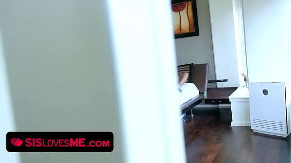 CAM4DUO.com SisLoveMe Busty Step-Sis Always Horny