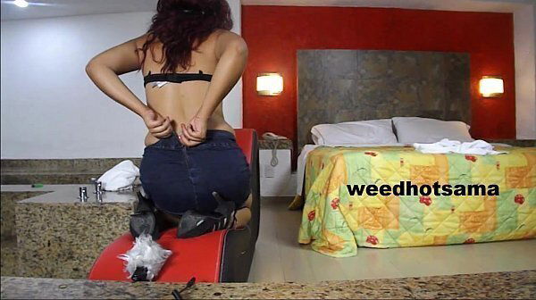 hace hermana mientras madre esta weedhotsama