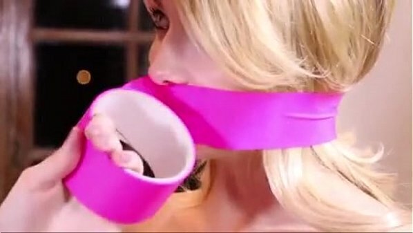 Sarah, Jazmin Bianca party bath with dildo