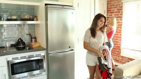 Ariana Grand Mandy Armani Pussy Licking