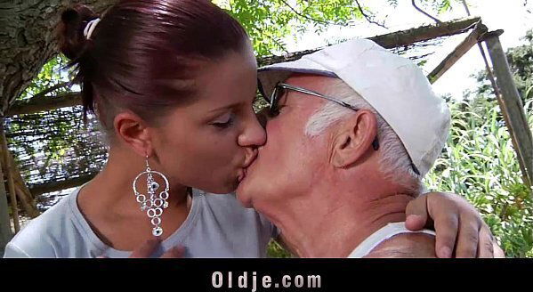 Busty young girlfriend fuck outdoor doggy style