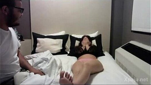 Pareja cachonda graba cogiendo para deleitarnos