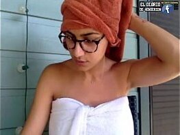 Ba&ntilde_&aacute_ndome con las tetas de Mia Khalifa en vivo - 3 de Julio de 2016