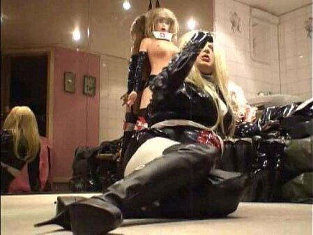 LeatherLaetxAndlackForRoxina110408