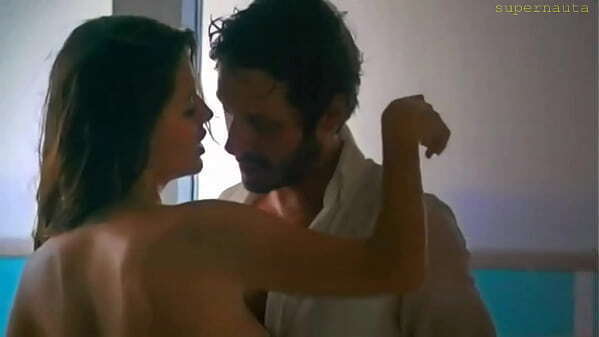 China Suarez Hilo Rojo