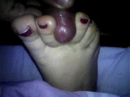 pretty sleeping toejob