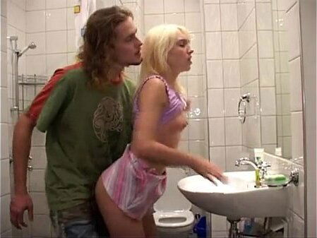 Foda gostosa depois banho