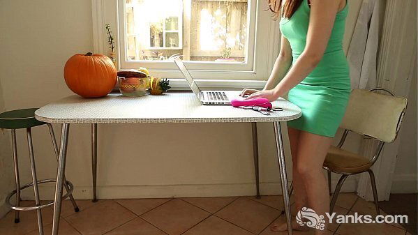 Gorgeous Anne Toying Snatch