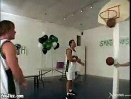 cheerleader pone caliente jugadores delante