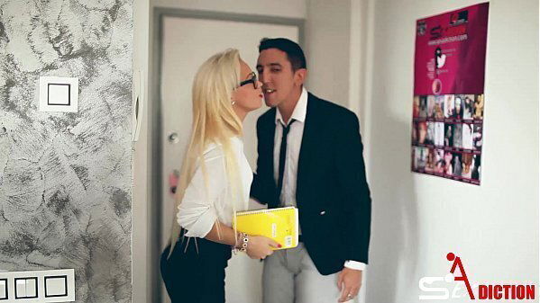 secretary (Anita Ribeiro)