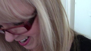 Isabel Evanz uses bestfriend